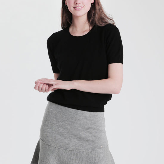 Alina kortermet cashmere genser – Sort