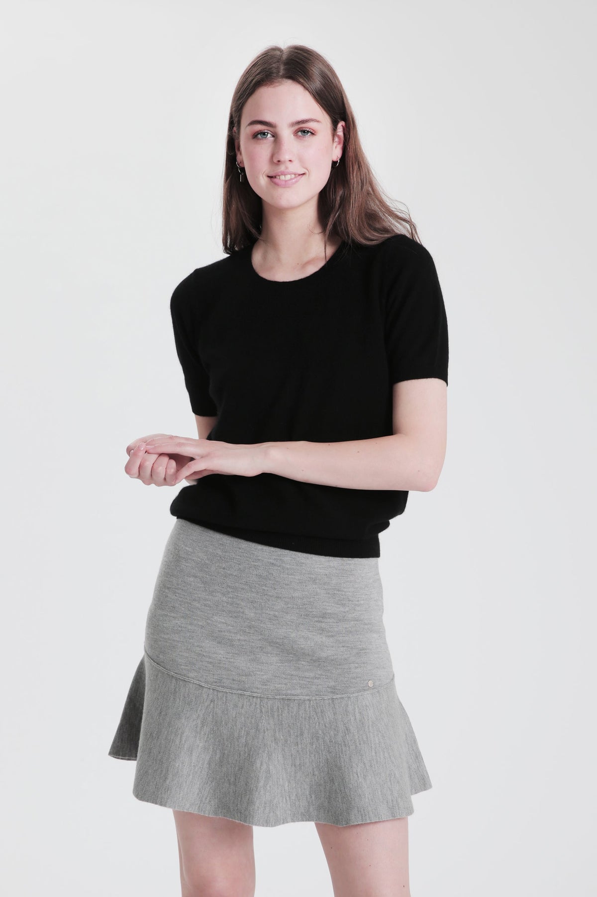 Alina kortermet cashmere genser – Sort