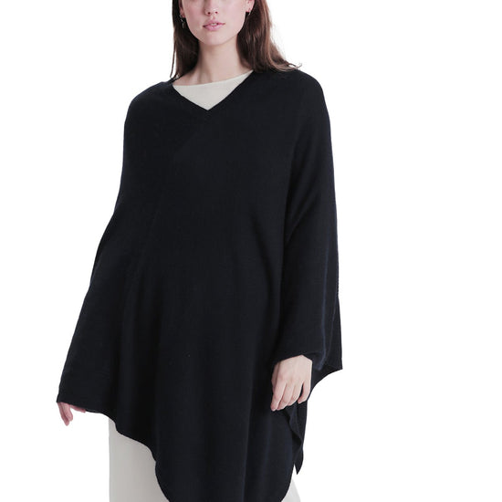 Anine ekstra stor cashmere poncho – Marineblå