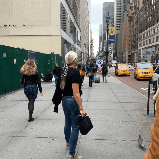 Alina kortermet cashmere genser – Sort